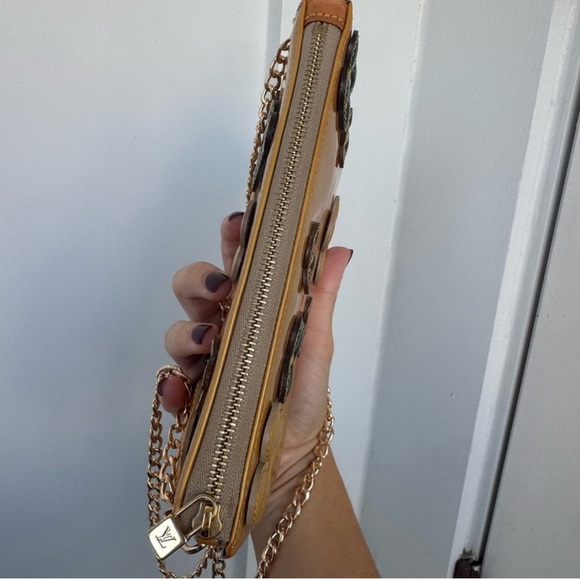 Louis Vuitton Pochette LV Pochette– Limited Edition – Authentic w/ COA - Picture 6 of 11